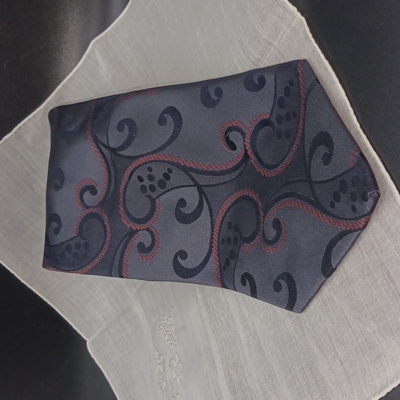Dolce & Gabbana Silk Black & Maroon Paisley Jacguard Tie58 Inches Long Italy